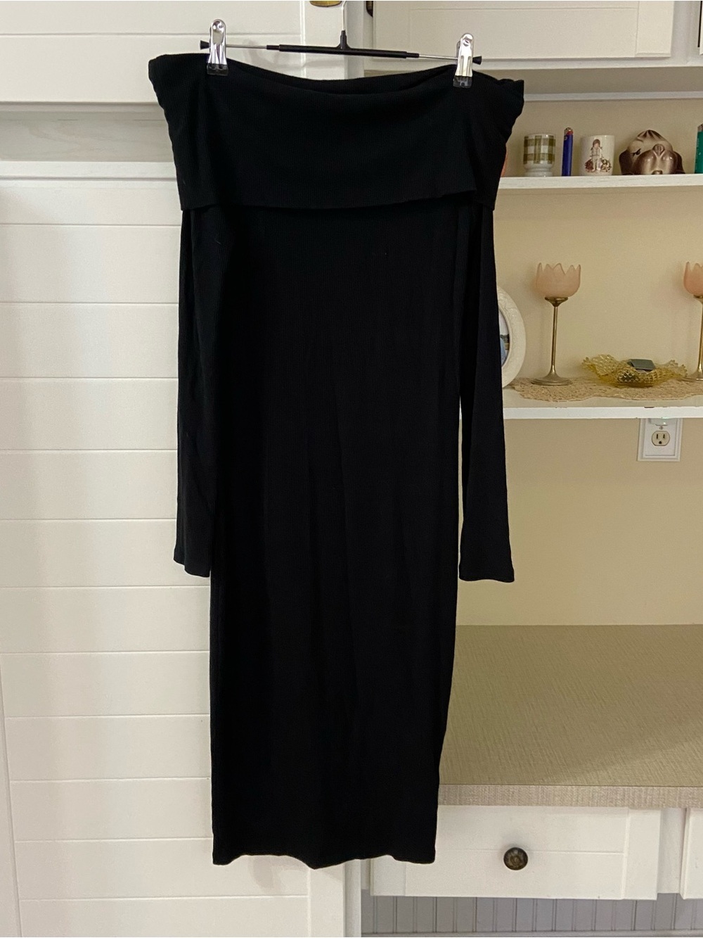 Classic Off-Shoulder Long Sleeve Ribbed Black Midi Dress